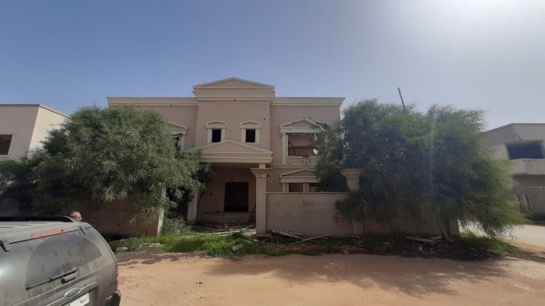 صيانة وإعادة تأهيل مبنى متضرر – الهواري